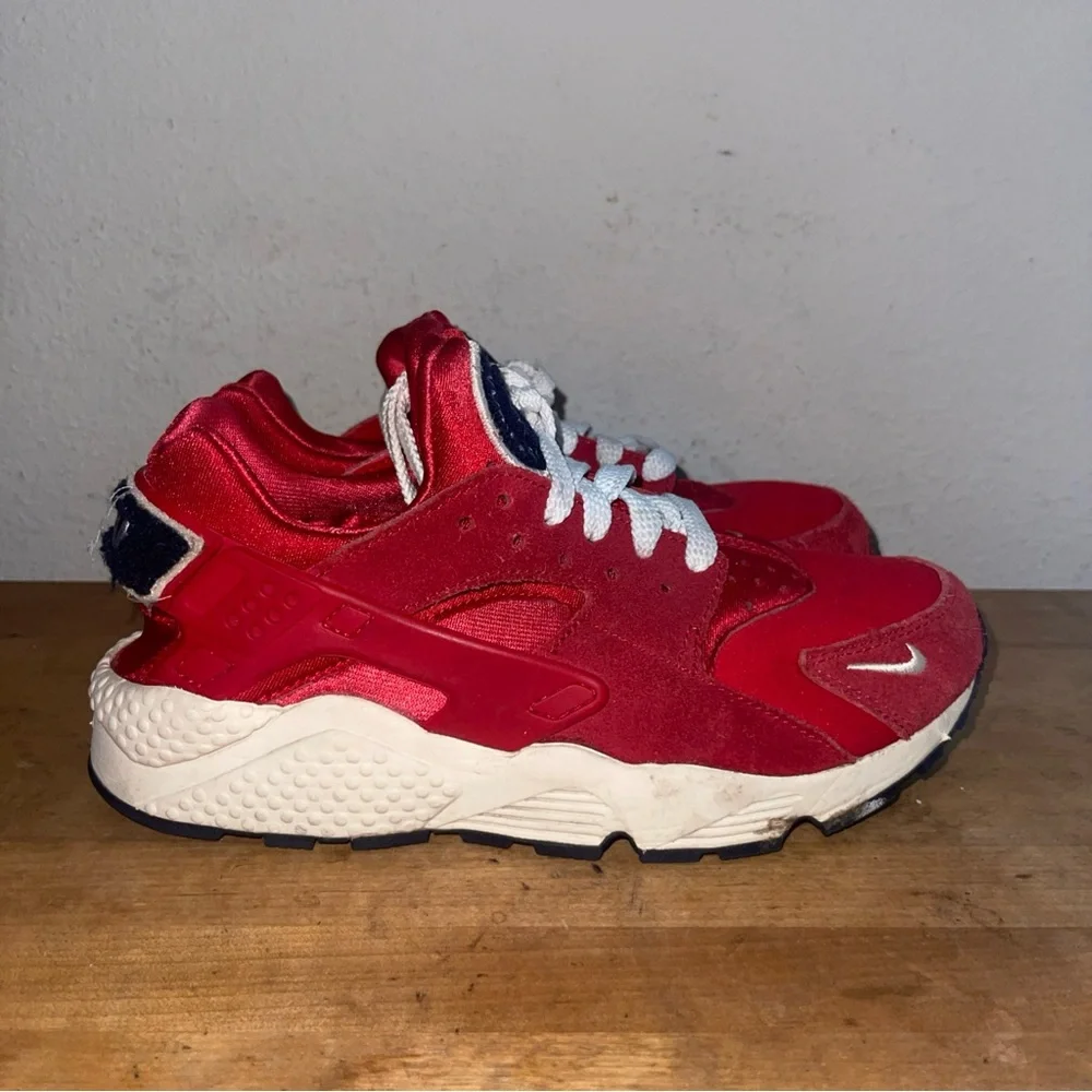 Nike Air Huarache Red Premium Varsity Jacket Sneakers Shoes Mens Sz 6 - Picture 1 of 10